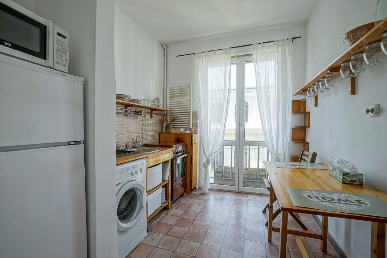 Apartament Universitate - Centrul Vechi * Bucarest